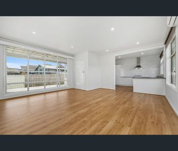 90 Beach Street, Frankston, Vic 3199 - Photo 2