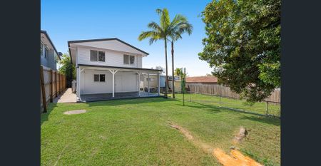 Move into something special! - Photo 3