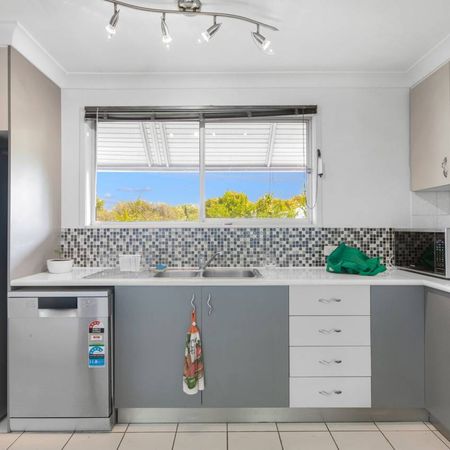 Multi-Level Unit in Leafy East Toowoomba - Photo 4
