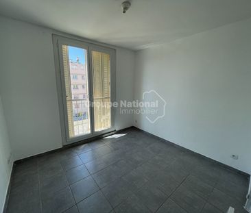 Appartement 2ème étage situé à Valréas, - Photo 2