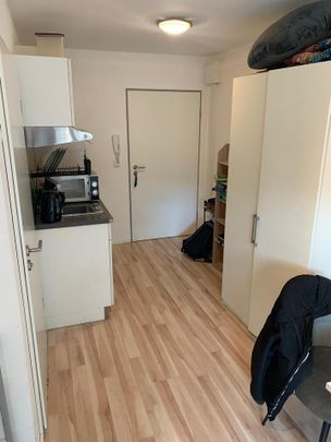 Moderne Terrassenwohnung mit Einbauküche in Top-Lage von Augsburg - Photo 1