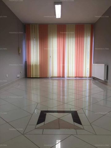 Kiadó lakás - Kecskemét - Photo 2