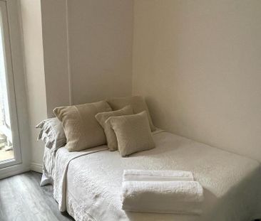 6 bedroom terraced house to rent - Photo 5
