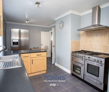 3 bedroom semi-detached house to rent - Photo 6