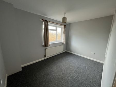 2 Bed Heather Close - Photo 3