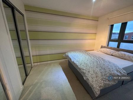 1 bedroom flat to rent - Photo 4