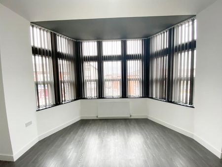 151 Chorley Old Road, Bolton - Photo 2