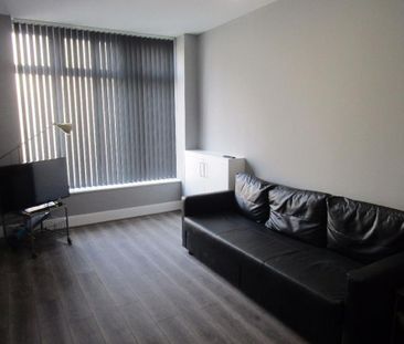 6 bedroom terraced house to rent - Photo 1