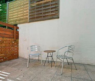 2 Bed Flat, Goldhawk Road, W12 - Photo 6