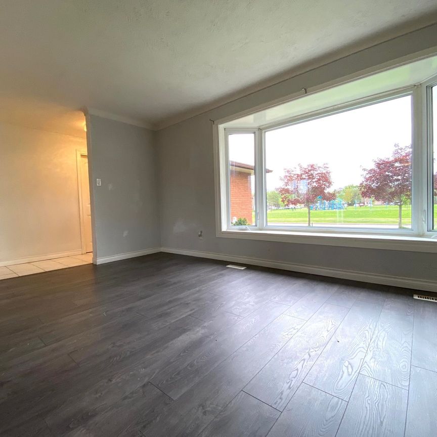 For Lease - 6986 Centennial Street, Niagara Falls, Ontario - Photo 1