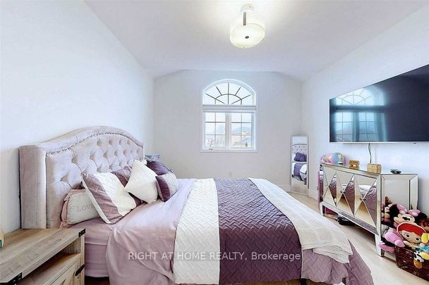 For Lease - 1269 Gina Street Unit# Main, Innisfil, Ontario - Photo 1