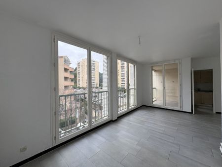 Location Appartement 3 pièces 62m² AUBAGNE 13400 - Photo 4