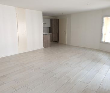 Grand appartement de 2 pièces au 1er étage avec ascenseur et entrée... - Photo 2