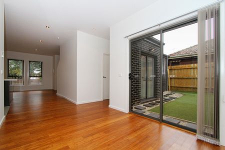 1/14 Kelsby Street, Reservoir VIC 3073 - Photo 5