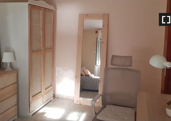 valencia, Valencian Community 46011