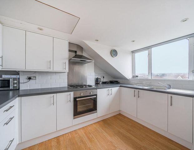 Kingston Road, Wimbledon, London, SW19 - Photo 1