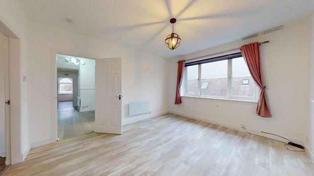 3 bedroom flat to rent - Photo 1