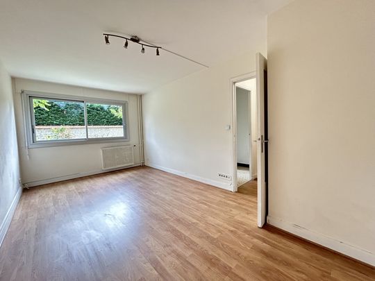 Location Appartement 2 pièces 40m² ST MAUR DES FOSSES 94100 - Photo 1