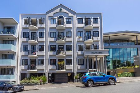 Stunning Ponsonby 3BR Gem Double Parking & Views! - Photo 5