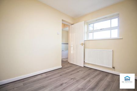 4 bedroom semi-detached house to rent - Photo 2