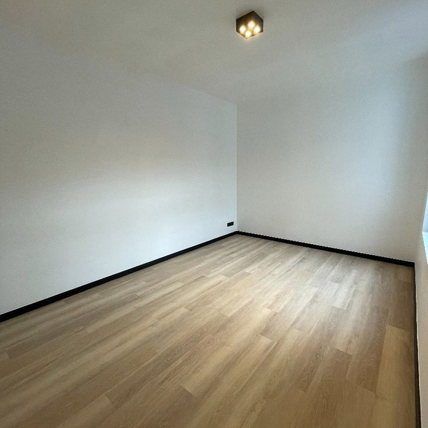 Gerenoveerd twee-slaapkamerappartement te huur nabij centrum Gent - Photo 1