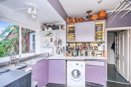 1 bedroom in a house share to rent - Photo 3