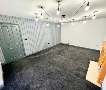 4 bedroom detached house to rent - Photo 4