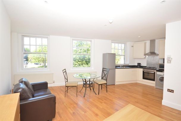 Kew Road, Richmond, Surrey, TW9 - Photo 1