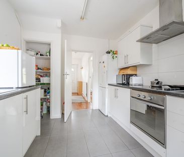 Morton Way, London, N14 - Photo 2