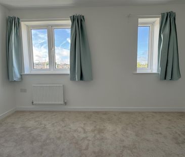 Lullus Way, Malmesbury, SN16 - Photo 4