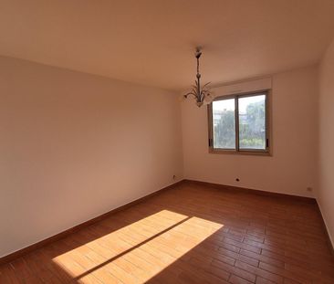 Location Appartement 4 pièces 100m² ST CHAMOND 42400 - Photo 6