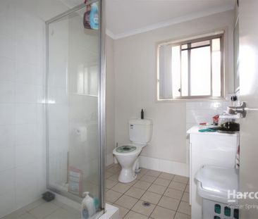 Spacious 2-Bedroom Duplex with Carport! - Photo 6