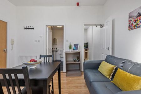 1 bedroom flat to rent - Photo 2