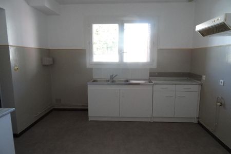 Location Appartement 4 pièces 103m² LOURDES 65100 - Photo 5