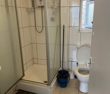 1 bedroom house of multiple occupation to rent - Photo 3