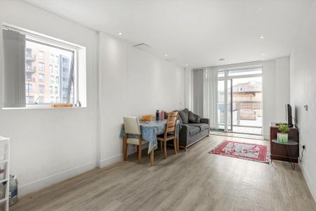 2 bedroom flat to rent - Photo 4