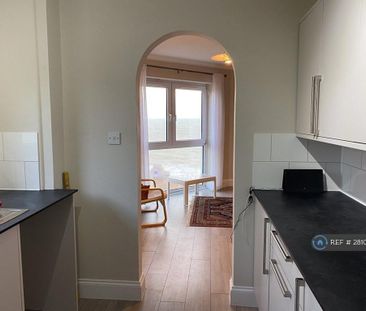 2 bedroom flat to rent - Photo 6