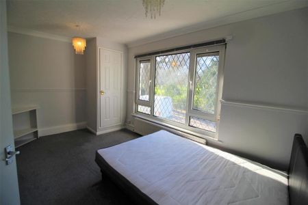 4 bedroom townhouse to rent - Photo 3