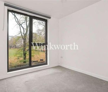 Frobisher Road, London, N8 - Photo 6
