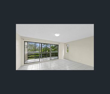 A charming two-bedroom home - Photo 1