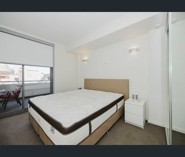 City at your Doorstep- Fully Furnished & Equipped with Gym - Photo 6