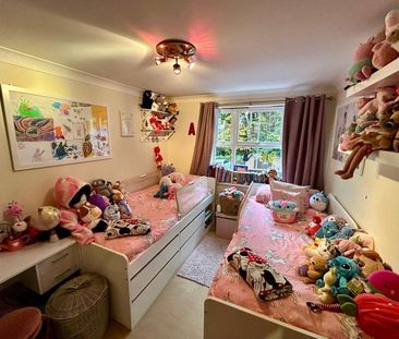 Woodbridge Manor, Camberley, Surrey, GU15 - Photo 5