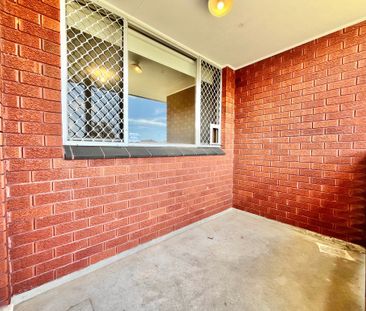 2/8 High Street, Waratah - Photo 2