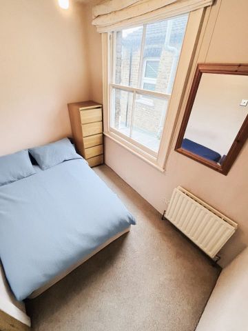 Room in a Shared House, Aslett Street, SW18 - Photo 3