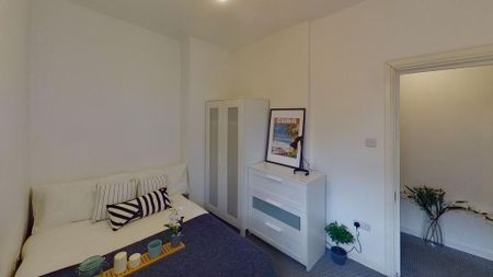 3 bedroom flat to rent - Photo 5