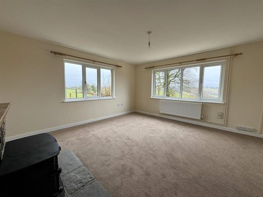 3 bedroom bungalow to rent - Photo 1