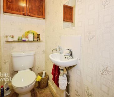 3 bedroom detached bungalow to rent - Photo 1