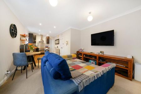 1 bedroom flat to rent - Photo 2