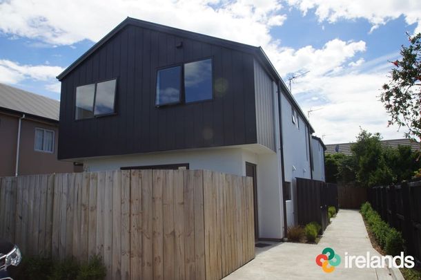 Comfortable townhouse in Sydenham - Photo 1