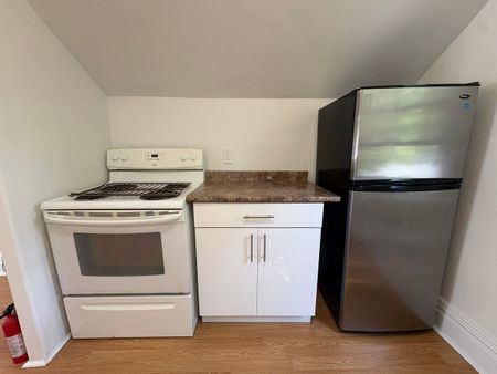 For Lease - 581 Paterson Street, Peterborough Central, Ontario - Photo 4